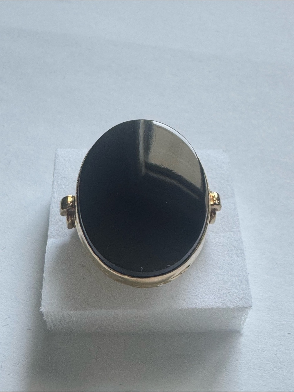 Vintage mid-century Vendome cocktail ring, no scratches or cracks on stone